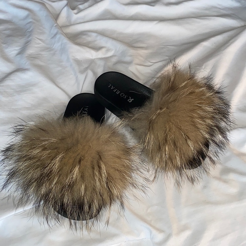 GSUWOO Natural Raccoon Slippers